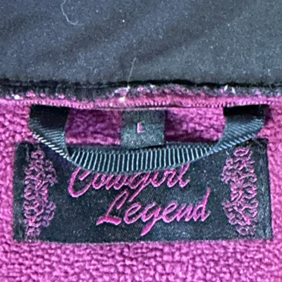 Very nice girls size large softshell jacket. Pink lining and pink piping. - Picture 3 of 4